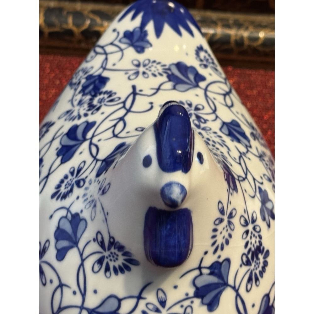 Blue & White Chinoiserie Ceramic Hen Chicken Figurine Floral Farmhouse Decor 7" - Picture 6 of 9